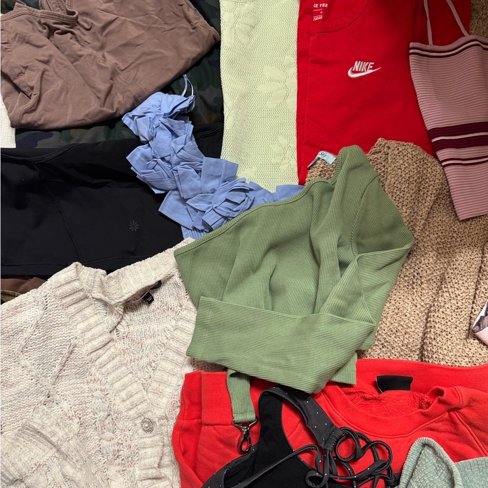 Top sweaters lot MEDIUM Nike Zara Athleta - Picture 4 of 7
